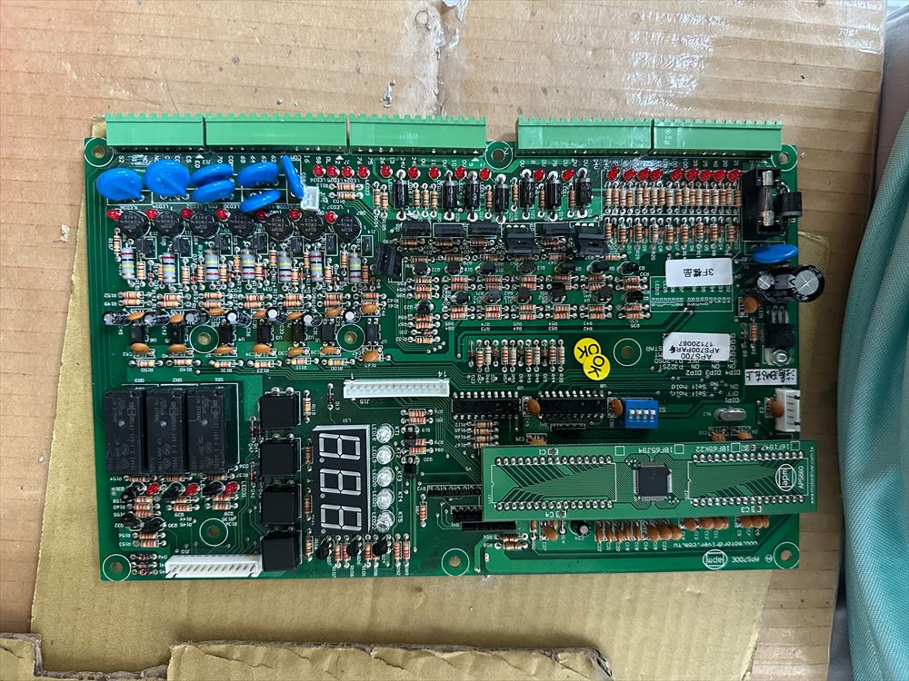 取代 PLC 控制板（主板）