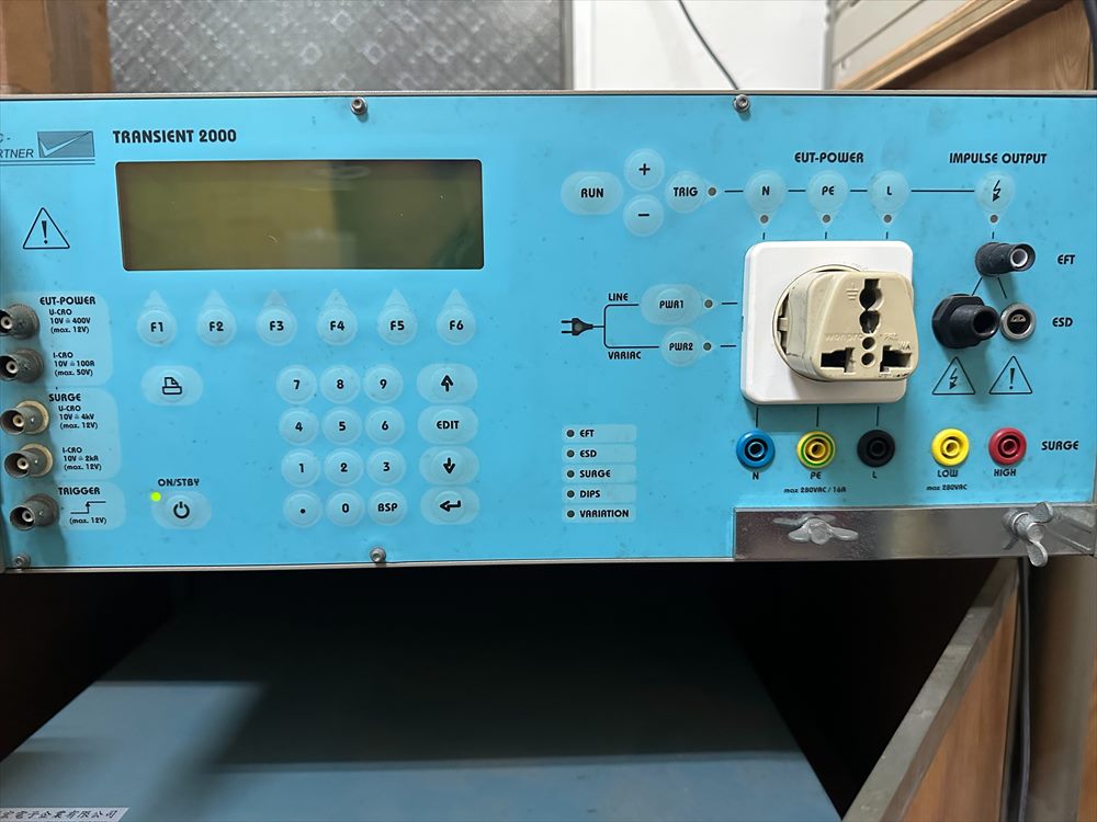 雜訊機 TRANSIENT 2000